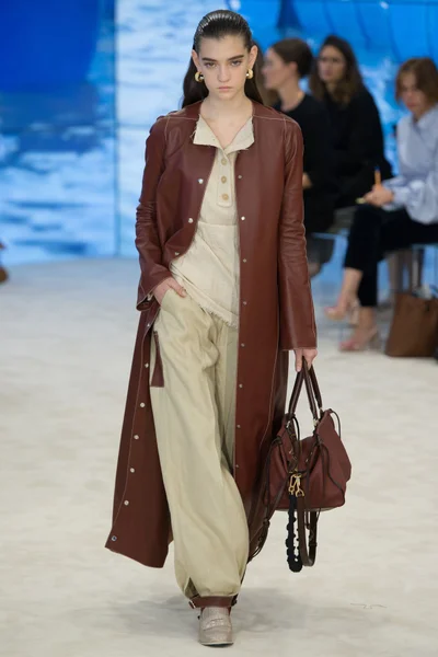 Look 22
